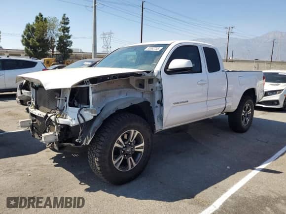 2016 Toyota Tacoma TRD Sport с VIN 5TFRZ5CN1GX015478, выставлен на аукционе Copart как лот 80662735 с пробегом 36 173 миль миль и Списание • Salvage title. История ставок и продаж доступна на DreamBid. Изображение 1.