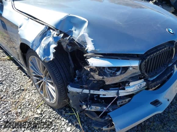 2018 BMW 5 Series 530i с VIN WBAJA5C58JG899637, выставлен на аукционе IAAI как лот 43425170 с пробегом Не указан миль и . История ставок и продаж доступна на DreamBid. Изображение 6.