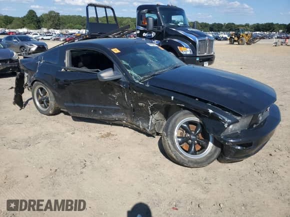 2006 Ford Mustang GT Deluxe с VIN 1ZVHT82H765197575, выставлен на аукционе Copart как лот 84469385 с пробегом 113 974 миль миль и Чистый • Clean title. История ставок и продаж доступна на DreamBid. Изображение 4.