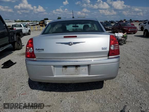 2008 Chrysler 300 Limited with VIN 2C3KA33G48H258419, listed as a Copart auction lot 68926595 with 152,976 mi miles and Salvage title. Bid and sale history available at DreamBid. Image 6.