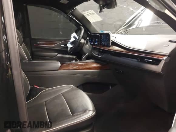 2022 Cadillac Escalade ESV Premium Luxury with VIN 1GYS4KKL2NR134764, listed as a IAAI auction lot 41532115 with 30,453 mi miles and . Bid and sale history available at DreamBid. Image 5.