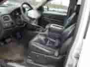 2010 GMC Sierra 1500 Denali z VIN 3GTRKXE20AG265339, wystawiony jako Copart lot #79364264 z przebiegiem 328 942 mil mil oraz Szkoda całkowita • Salvage title. Historia ofert i sprzedaży dostępna na DreamBid. Obrazek 7.