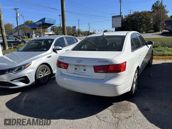 2009 Hyundai Sonata GLS with VIN 5NPET46C79H513509, listed as a IAAI auction lot 43542349 with 220,644 mi miles and . Bid and sale history available at DreamBid. Image 6.