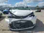 2023 Toyota Sienna XLE с VIN 5TDJRKEC3PS177528, выставлен на аукционе Copart как лот 81855855 с пробегом 27 583 миль миль и Списание • Salvage title. История ставок и продаж доступна на DreamBid. Изображение 5.