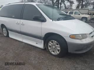 1997 Dodge Grand Caravan with VIN 1B4GP54R5VB335635, listed as a IAAI auction lot 41433559 with Not provided miles and . Bid and sale history available at DreamBid. Image 1.