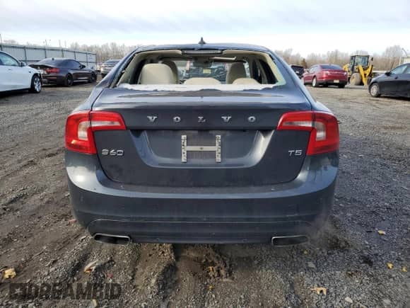 2015 Volvo S60 T5 Drive-E Platinum с VIN YV126MFM0F2360823, выставлен на аукционе Copart как лот 45910935 с пробегом 116 113 миль миль и Списание • Salvage title. История ставок и продаж доступна на DreamBid. Изображение 6.