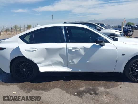 2024 Lexus IS 500 F Sport Performance z VIN JTHAP1D24R5005427, wystawiony jako IAAI lot #42899952 z przebiegiem 15 042 mil mil oraz . Historia ofert i sprzedaży dostępna na DreamBid. Obrazek 14.