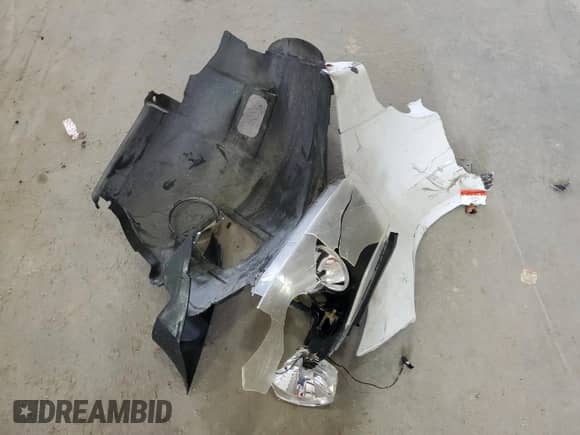 2006 BMW 3 Series 325xi with VIN WBAVD13546KV08960, listed as a Copart auction lot 81710605 with Not provided miles and Salvage title. Bid and sale history available at DreamBid. Image 12.