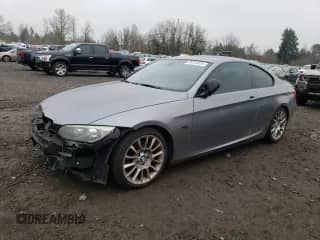 2012 BMW 3 Series 328i с VIN WBAKE5C50CE756561, выставлен на аукционе Copart как лот 88254855 с пробегом Не указан миль и Списание • Salvage title. История ставок и продаж доступна на DreamBid. Изображение 1.