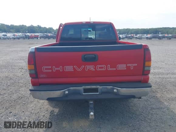 1999 Chevrolet Silverado 1500 LS z VIN 1GCEC14W8XZ187477, wystawiony jako IAAI lot #43217429 z przebiegiem 394 436 mil mil oraz . Historia ofert i sprzedaży dostępna na DreamBid. Obrazek 15.