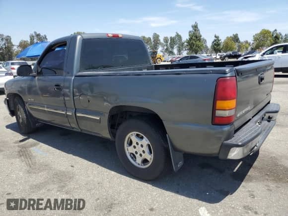 2002 Chevrolet Silverado 1500 LS with VIN 1GCEC14V82Z150008, listed as a Copart auction lot 58273165 with 357,104 mi miles and Salvage title. Bid and sale history available at DreamBid. Image 2.
