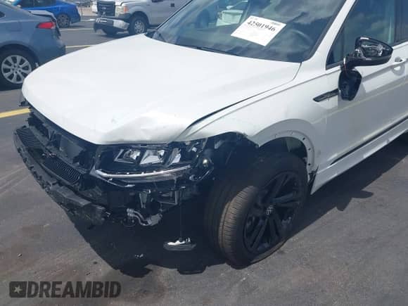 2024 Volkswagen Tiguan SE R-Line Black с VIN 3VVCB7AX5RM172323, выставлен на аукционе IAAI как лот 42501946 с пробегом 4 497 миль миль и . История ставок и продаж доступна на DreamBid. Изображение 18.