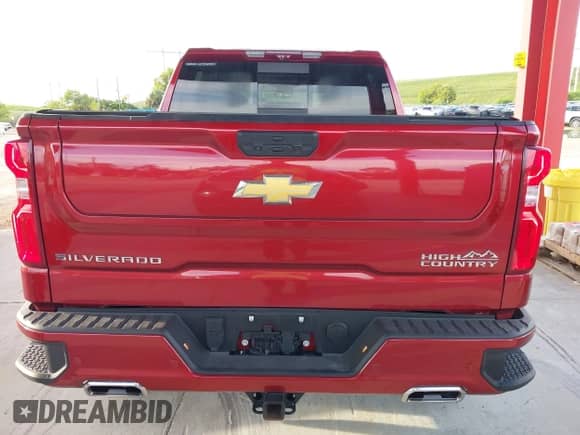 2025 Chevrolet Silverado 1500 z VIN 1GCUKJED9SZ256374, wystawiony jako IAAI lot #43282226 z przebiegiem 8 215 mil mil oraz . Historia ofert i sprzedaży dostępna na DreamBid. Obrazek 15.