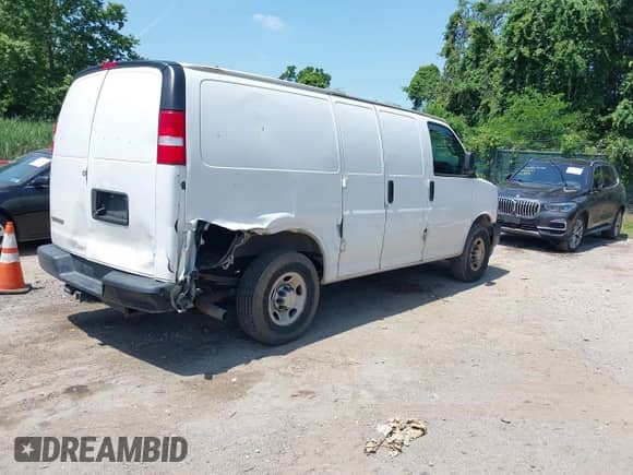 2021 Chevrolet Express Cargo with VIN 1GCWGAFP7M1240646, listed as a IAAI auction lot 42578661 with 134,242 mi miles and . Bid and sale history available at DreamBid. Image 4.