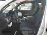 2024 Toyota Tacoma SR5 z VIN 3TMKB5FN4RM001696, wystawiony jako Copart lot #81676695 z przebiegiem 30 036 mil mil oraz Szkoda całkowita • Salvage title. Historia ofert i sprzedaży dostępna na DreamBid. Obrazek 7.