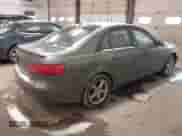 2010 Hyundai Sonata Limited с VIN 5NPEU4AC0AH624122, выставлен на аукционе IAAI как лот 41490311 с пробегом 204 989 миль миль и . История ставок и продаж доступна на DreamBid. Изображение 4.