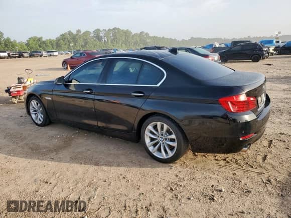 2016 BMW 5 Series 550i z VIN WBAKN9C59GD962402, wystawiony jako Copart lot #63289125 z przebiegiem 91 504 mil mil oraz Czysty tytuł • Clean title. Historia ofert i sprzedaży dostępna na DreamBid. Obrazek 2.
