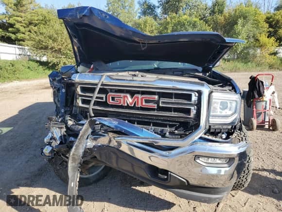 2017 GMC Sierra 1500 SLE with VIN 1GTV2MEC4HZ121521, listed as a Copart auction lot 84183125 with 82,378 mi miles and Clean title. Bid and sale history available at DreamBid. Image 5.