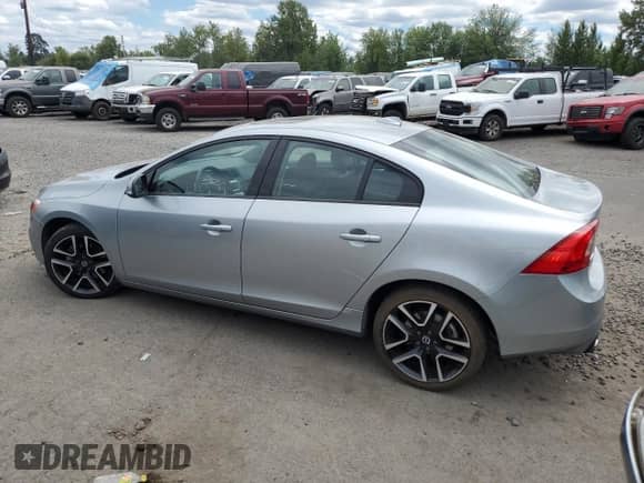 2018 Volvo S60 Dynamic с VIN YV140MTLXJ2452438, выставлен на аукционе Copart как лот 64044385 с пробегом 69 597 миль миль и Списание • Salvage title. История ставок и продаж доступна на DreamBid. Изображение 2.