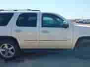 2013 Chevrolet Tahoe LTZ с VIN 1GNSKCE04DR331475, выставлен на аукционе IAAI как лот 42897009 с пробегом 178 454 миль миль и . История ставок и продаж доступна на DreamBid. Изображение 13.