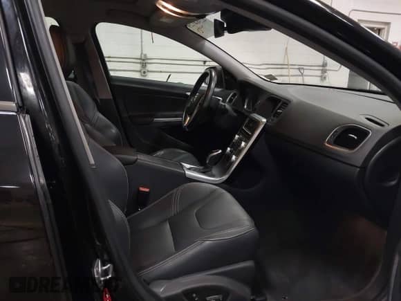 2018 Volvo S60 Dynamic с VIN YV140MTL3J2451695, выставлен на аукционе IAAI как лот 42364729 с пробегом 88 866 миль миль и . История ставок и продаж доступна на DreamBid. Изображение 5.