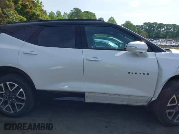 2024 Chevrolet Blazer RS with VIN 3GNKBKRSXRS143036, listed as a IAAI auction lot 42117715 with 16,093 mi miles and . Bid and sale history available at DreamBid. Image 13.