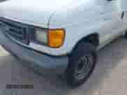 2007 Ford Econoline Cargo Commercial z VIN 1FTNE24L87DB39173, wystawiony jako IAAI lot #42375566 z przebiegiem 545 995 mil mil oraz . Historia ofert i sprzedaży dostępna na DreamBid. Obrazek 6.