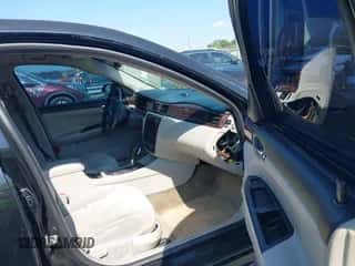 2012 Chevrolet Impala LS Fleet с VIN 2G1WF5E38C1183433, выставлен на аукционе IAAI как лот 43163725 с пробегом 307 557 миль миль и . История ставок и продаж доступна на DreamBid. Изображение 5.