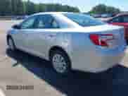 2013 Toyota Camry LE z VIN 4T1BD1FK7DU091564, wystawiony jako IAAI lot #43095022 z przebiegiem 103 132 mil mil oraz . Historia ofert i sprzedaży dostępna na DreamBid. Obrazek 3.