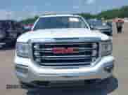2018 GMC Sierra 1500 SLT z VIN 3GTP1NEC3JG628272, wystawiony jako IAAI lot #42425257 z przebiegiem 66 413 mil mil oraz . Historia ofert i sprzedaży dostępna na DreamBid. Obrazek 12.
