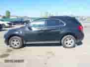 2017 Chevrolet Equinox LT z VIN 2GNFLFEKXH6214485, wystawiony jako IAAI lot #43236438 z przebiegiem 153 434 mil mil oraz . Historia ofert i sprzedaży dostępna na DreamBid. Obrazek 14.