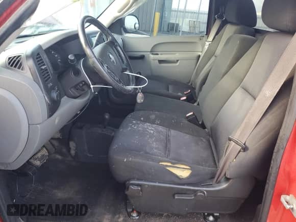 2011 GMC Sierra 1500 Work Truck z VIN 1GTN2TE06BZ202253, wystawiony jako Copart lot #68746305 z przebiegiem 197 442 mil mil oraz Szkoda całkowita • Salvage title. Historia ofert i sprzedaży dostępna na DreamBid. Obrazek 7.