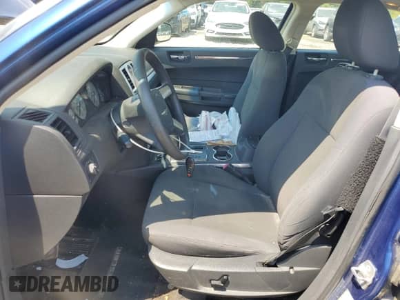 2010 Chrysler 300 Touring с VIN 2C3CA4CD1AH106068, выставлен на аукционе Copart как лот 69365095 с пробегом 116 653 миль миль и Списание • Salvage title. История ставок и продаж доступна на DreamBid. Изображение 7.