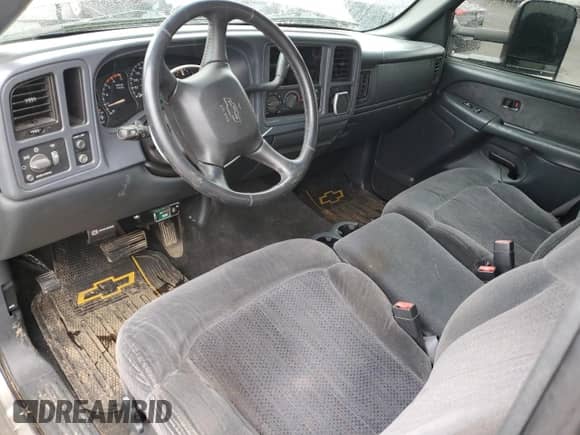 2001 Chevrolet Silverado 2500HD LS with VIN 1GCHC29151E342520, listed as a Copart auction lot 84486544 with 160,886 mi miles and Salvage title. Bid and sale history available at DreamBid. Image 8.