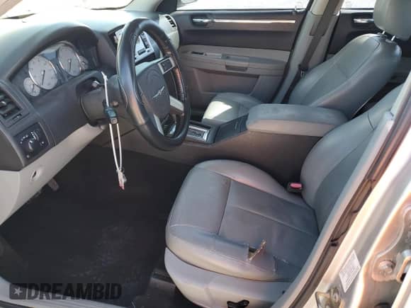 2007 Chrysler 300 Limited с VIN 2C3KA53G97H658292, выставлен на аукционе Copart как лот 50033315 с пробегом 176 230 миль миль и Списание • Salvage title. История ставок и продаж доступна на DreamBid. Изображение 7.