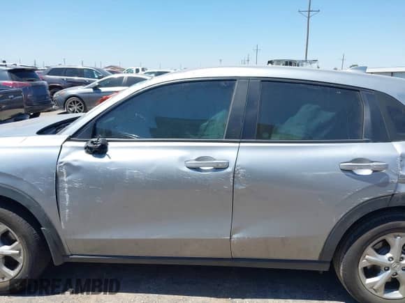 2025 Honda HR-V LX с VIN 3CZRZ1H37SM711335, выставлен на аукционе IAAI как лот 42934011 с пробегом Не указан миль и . История ставок и продаж доступна на DreamBid. Изображение 14.