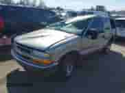 2001 Chevrolet Blazer LT z VIN 1GNCS13W912155303, wystawiony jako IAAI lot #43215327 z przebiegiem 91 235 mil mil oraz . Historia ofert i sprzedaży dostępna na DreamBid. Obrazek 2.