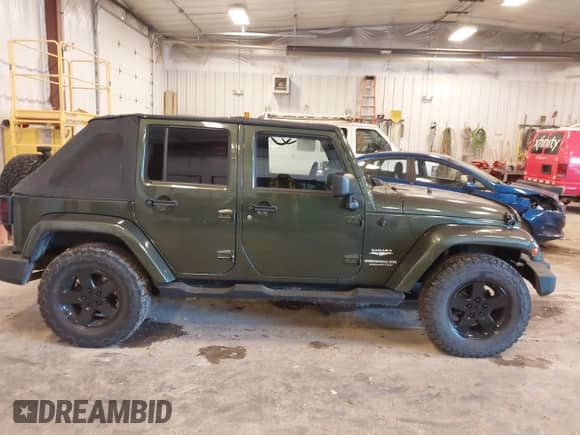 2007 Jeep Wrangler Unlimited Sahara с VIN 1J4GA59137L141913, выставлен на аукционе IAAI как лот 43370589 с пробегом 136 655 миль миль и . История ставок и продаж доступна на DreamBid. Изображение 13.