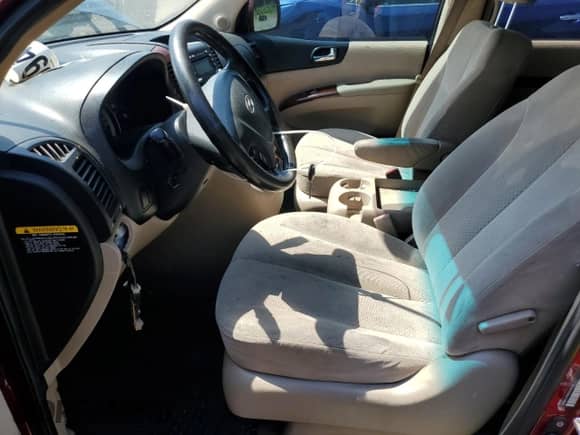 2008 Hyundai Entourage GLS с VIN KNDMC233686048783, выставлен на аукционе Copart как лот 61812894 с пробегом 200 566 миль миль и Чистый • Clean title. История ставок и продаж доступна на DreamBid. Изображение 7.