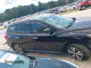 2017 Nissan Pathfinder S z VIN 5N1DR2MN8HC628936, wystawiony jako IAAI lot #43059201 z przebiegiem 156 272 mil mil oraz . Historia ofert i sprzedaży dostępna na DreamBid. Obrazek 13.