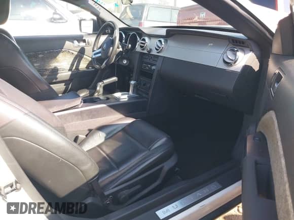 2006 Ford Mustang Standard with VIN 1ZVFT80NX65154834, listed as a IAAI auction lot 43204488 with 205,315 mi miles and . Bid and sale history available at DreamBid. Image 5.