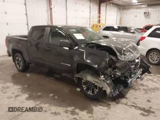 2021 Chevrolet Colorado 4WD Z71 z VIN 1GCGTDEN6M1284588, wystawiony jako IAAI lot #41627182 z przebiegiem 112 521 mil mil oraz . Historia ofert i sprzedaży dostępna na DreamBid. Obrazek 1.