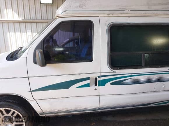 1994 Ford Econoline Cargo with VIN 1FDEE14N0RHB51904, listed as a IAAI auction lot 42552613 with 141,192 mi miles and . Bid and sale history available at DreamBid. Image 14.