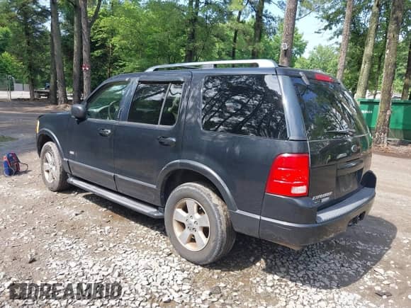 2003 Ford Explorer with VIN 1FMZU65K33UC42721, listed as a IAAI auction lot 42485600 with 196,235 mi miles and . Bid and sale history available at DreamBid. Image 3.