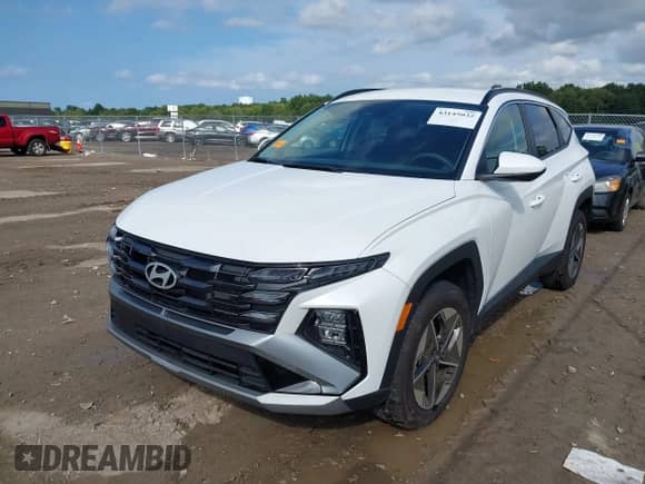 2025 Hyundai Tucson SEL с VIN 3KMJBCDE3SE016464, выставлен на аукционе IAAI как лот 43145032 с пробегом 3 284 миль миль и . История ставок и продаж доступна на DreamBid. Изображение 2.