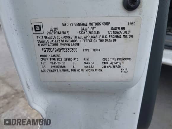 2000 GMC Sierra 1500 SLE with VIN 1GTEC19V9YE230300, listed as a IAAI auction lot 43401220 with 200,930 mi miles and . Bid and sale history available at DreamBid. Image 9.