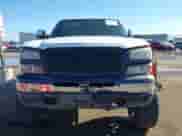 2005 Chevrolet Silverado 1500 Z71 z VIN 2GCEK13T551287925, wystawiony jako IAAI lot #43392727 z przebiegiem 275 768 mil mil oraz . Historia ofert i sprzedaży dostępna na DreamBid. Obrazek 6.