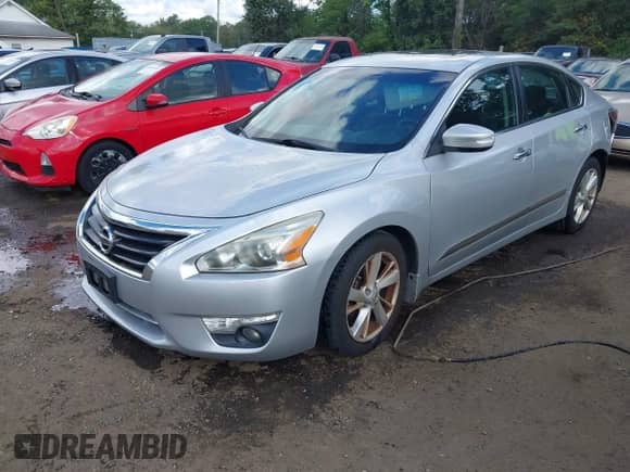 2015 Nissan Altima S z VIN 1N4AL3AP1FC186086, wystawiony jako IAAI lot #43347933 z przebiegiem 143 688 mil mil oraz . Historia ofert i sprzedaży dostępna na DreamBid. Obrazek 2.