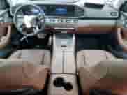 2024 Mercedes-Benz GLS 580 z VIN 4JGFF8FE9RB268407, wystawiony jako Copart lot #50912645 z przebiegiem 8 082 mil mil oraz Szkoda całkowita • Salvage title. Historia ofert i sprzedaży dostępna na DreamBid. Obrazek 8.