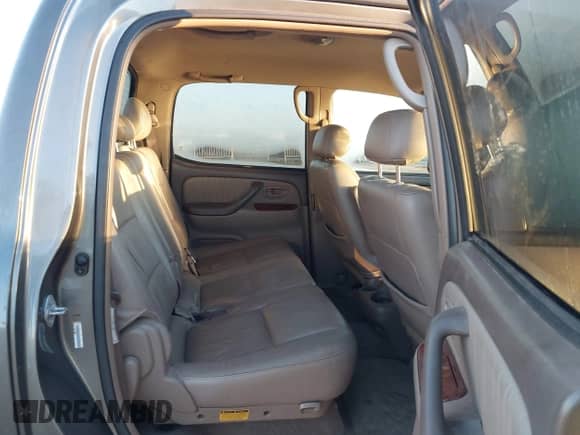 2004 Toyota Tundra Limited с VIN 5TBDT48114S438633, выставлен на аукционе IAAI как лот 43485878 с пробегом 245 296 миль миль и . История ставок и продаж доступна на DreamBid. Изображение 8.